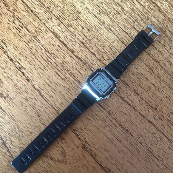 Casio DW-1000- Fantastic condition! - Picture 7 of 17